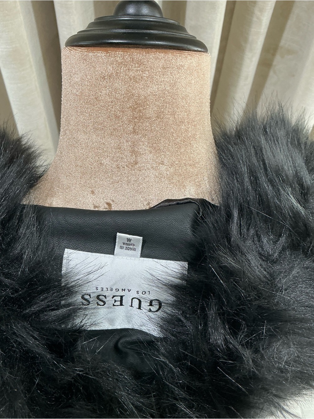 Guess Black Quilted Vest with Faux Fur Collar - Picture 4 of 5